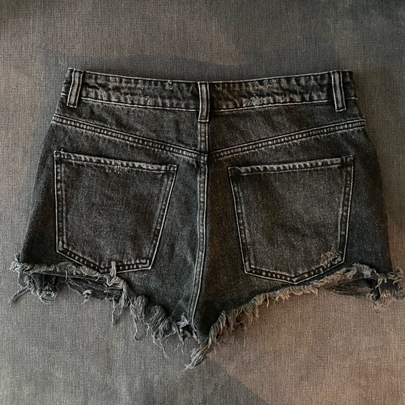 Zara Mid- Rise Shorts - Picture 3 of 3